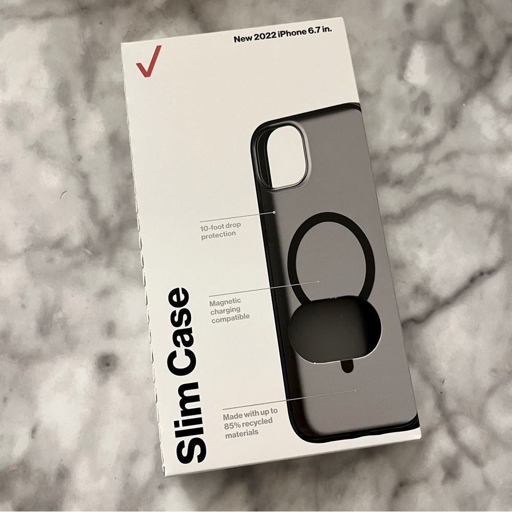 New iPhone 15 Plus and 14 Plus - 6.7 in. Black Slim Case